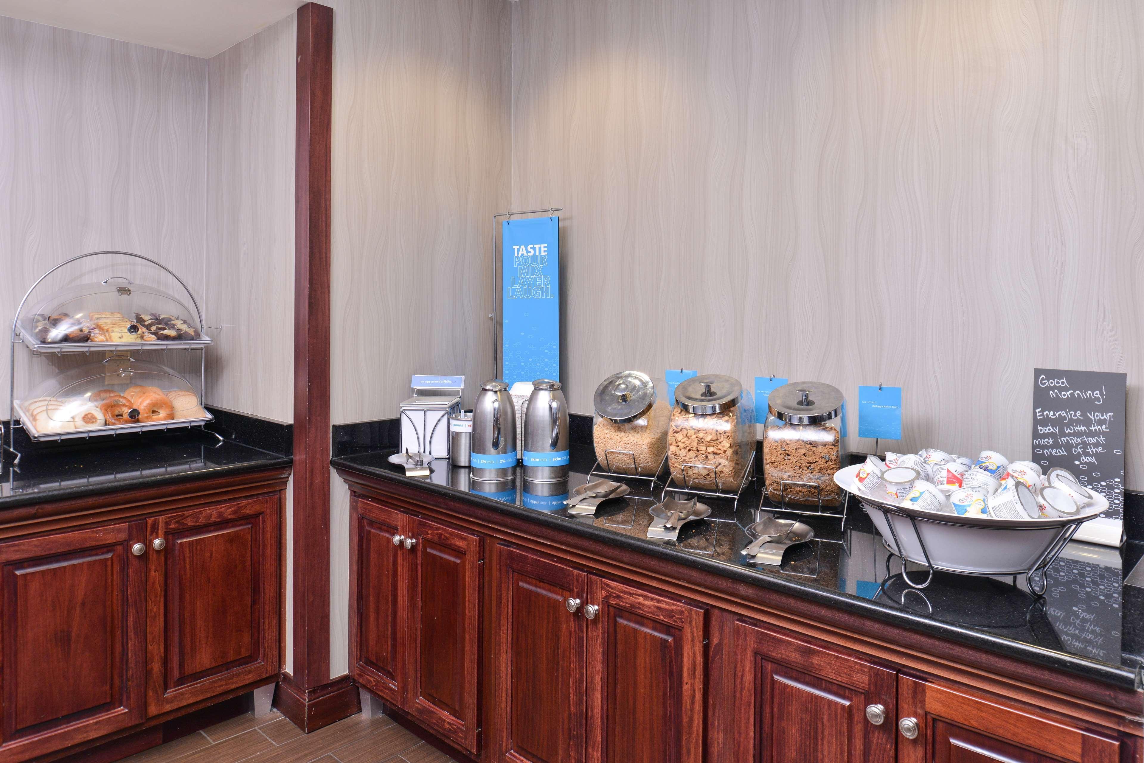 Hampton Inn & Suites Muncie Eksteriør billede