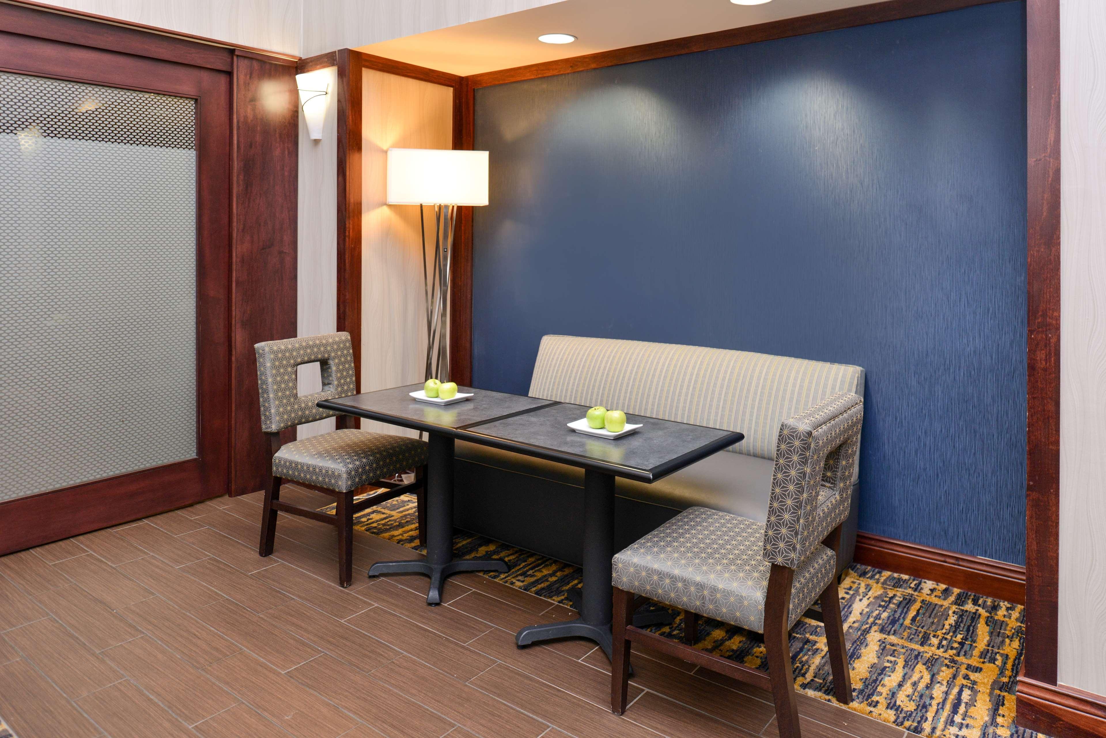 Hampton Inn & Suites Muncie Eksteriør billede
