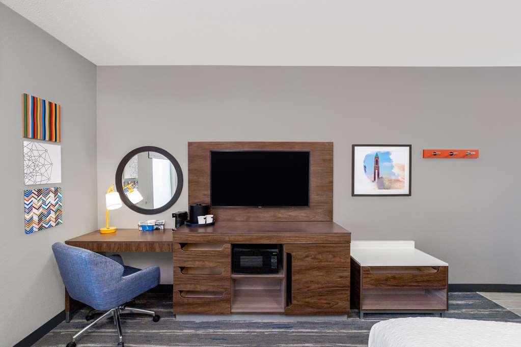 Hampton Inn & Suites Muncie Værelse billede