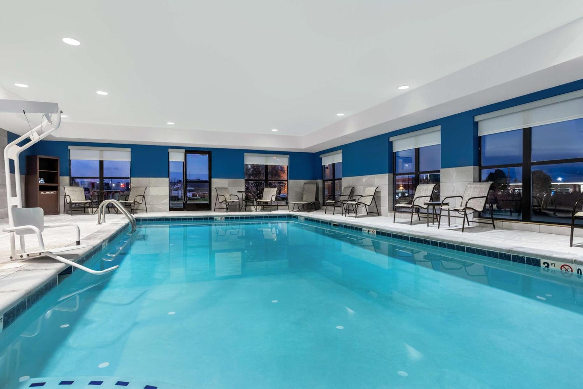 Hampton Inn & Suites Muncie Eksteriør billede