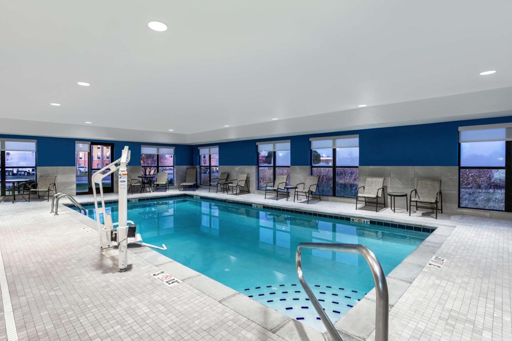 Hampton Inn & Suites Muncie Eksteriør billede